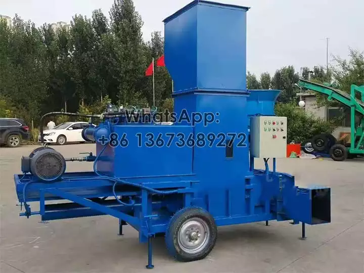 Electric-motor hydraulic press baler with tyres and stands